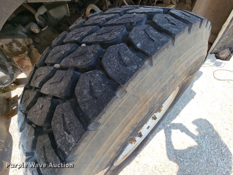 image for item KD9391 1994 Ford LT8000  ready mix truck