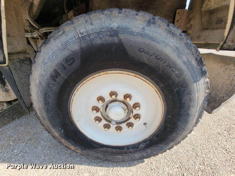 image for item KD9391 1994 Ford LT8000  ready mix truck