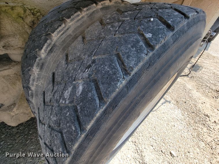 image for item KD9391 1994 Ford LT8000  ready mix truck