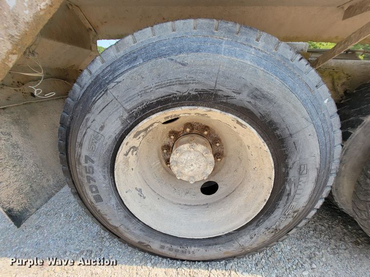 image for item KD9391 1994 Ford LT8000  ready mix truck