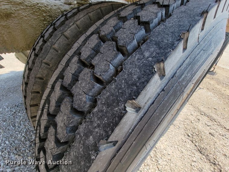 image for item KD9391 1994 Ford LT8000  ready mix truck