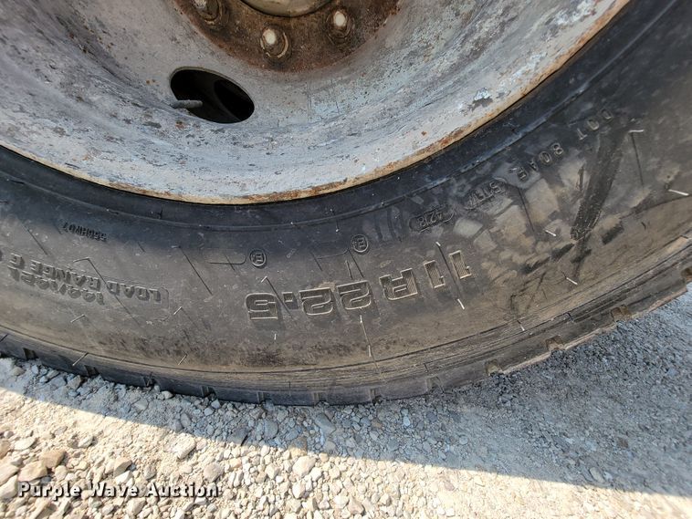 image for item KD9391 1994 Ford LT8000  ready mix truck