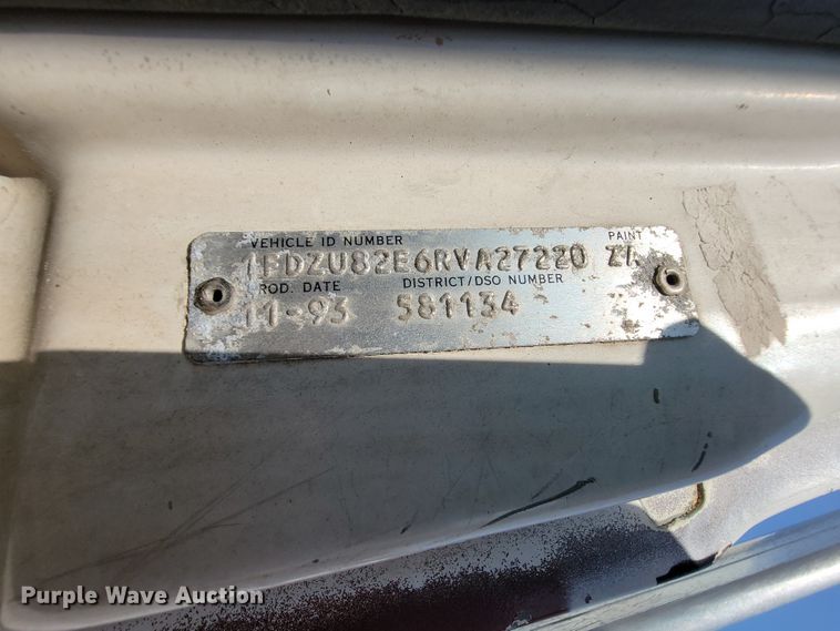 image for item KD9391 1994 Ford LT8000  ready mix truck