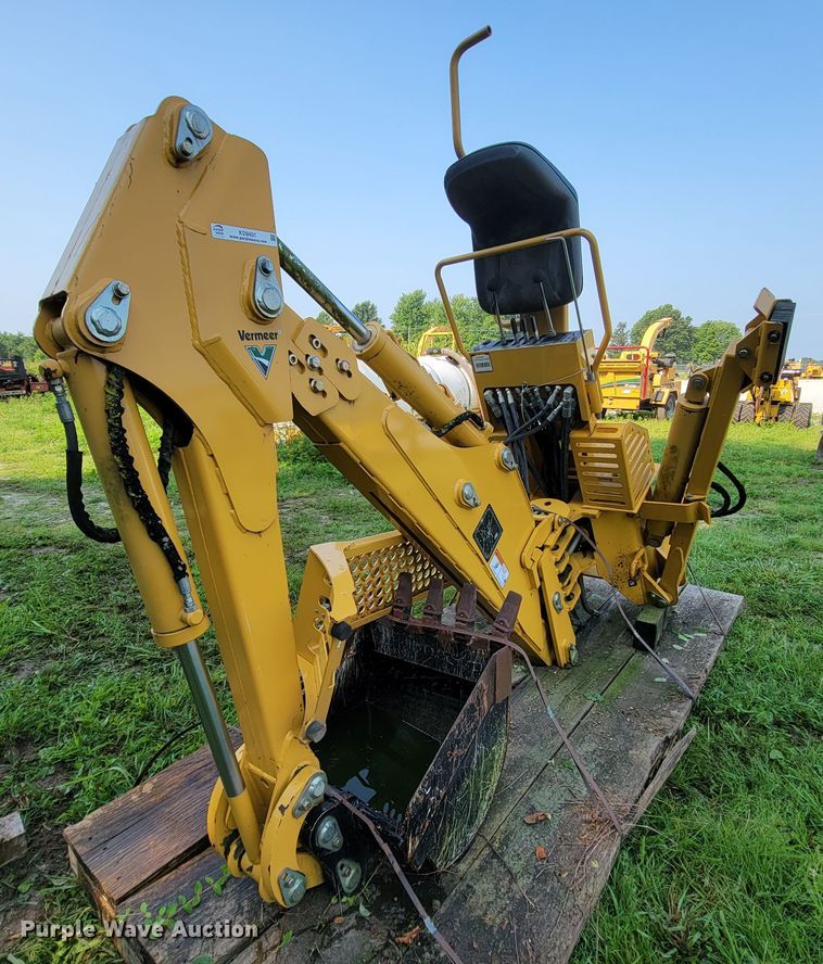 image for item KD9401 2013 Vermeer B1250  backhoe