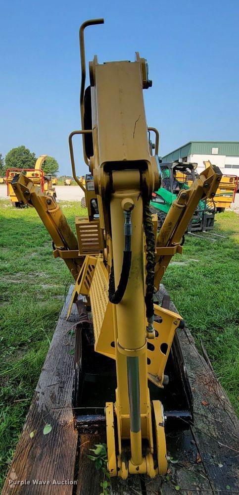 image for item KD9401 2013 Vermeer B1250  backhoe