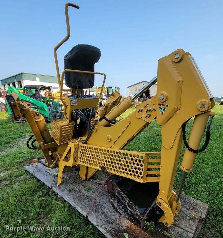 image for item KD9401 2013 Vermeer B1250  backhoe
