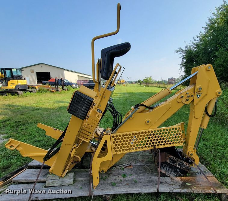 image for item KD9401 2013 Vermeer B1250  backhoe