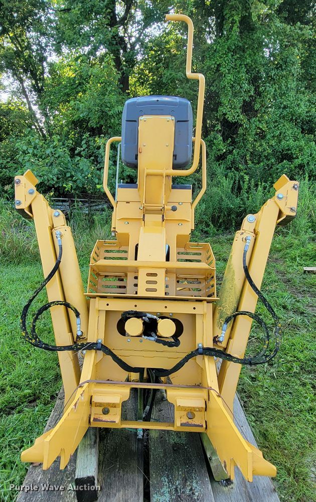 image for item KD9401 2013 Vermeer B1250  backhoe