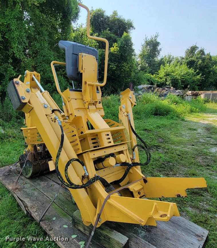 image for item KD9401 2013 Vermeer B1250  backhoe