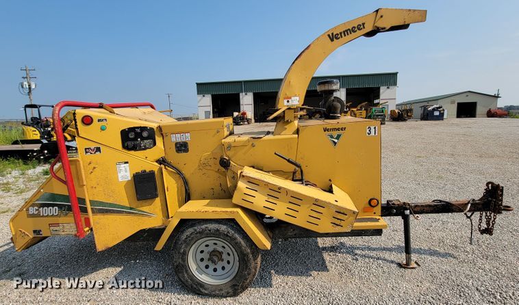 image for item KD9402 2010 Vermeer BC1000XL  wood chipper