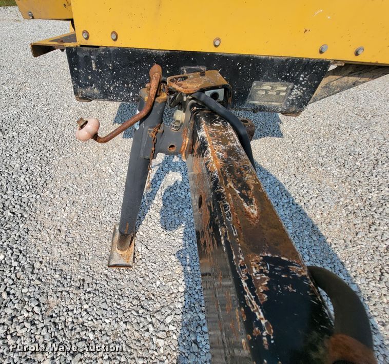 image for item KD9402 2010 Vermeer BC1000XL  wood chipper