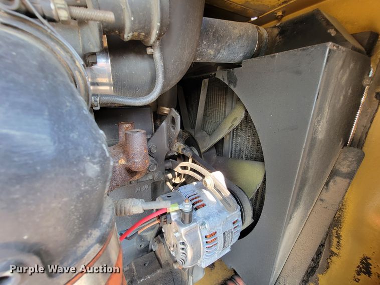 image for item KD9402 2010 Vermeer BC1000XL  wood chipper