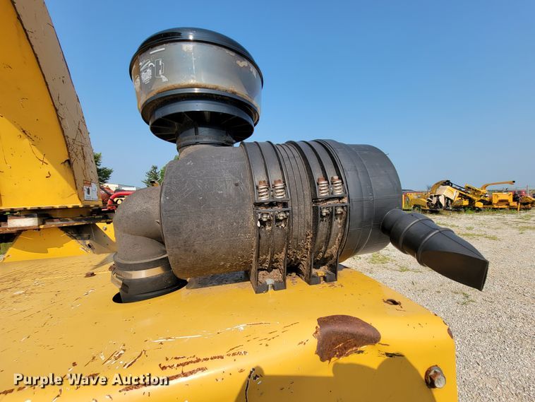 image for item KD9402 2010 Vermeer BC1000XL  wood chipper