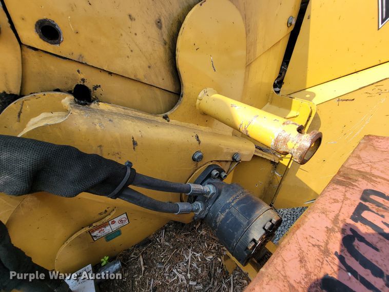 image for item KD9402 2010 Vermeer BC1000XL  wood chipper