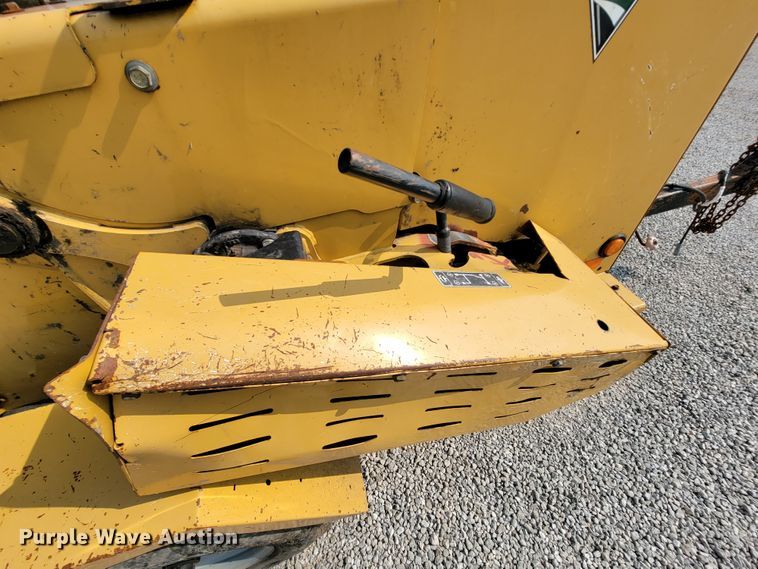 image for item KD9402 2010 Vermeer BC1000XL  wood chipper