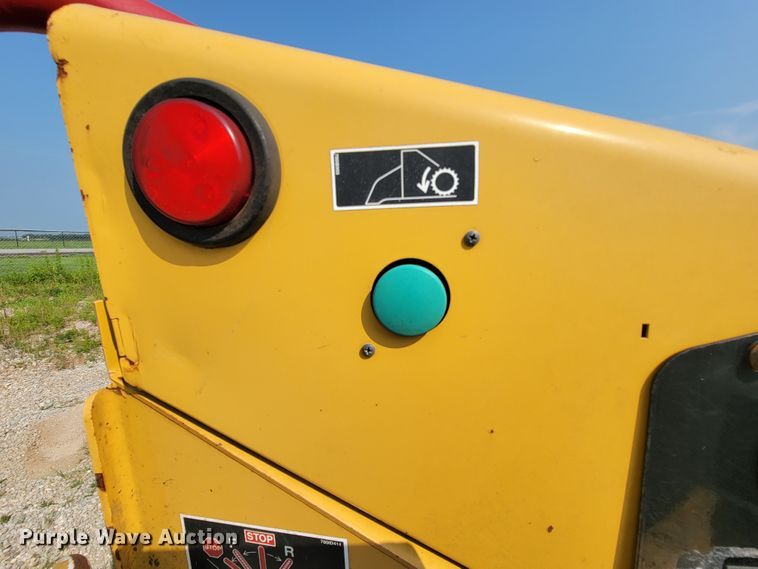 image for item KD9402 2010 Vermeer BC1000XL  wood chipper