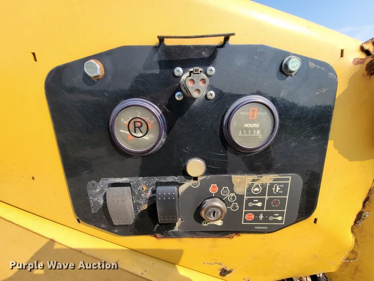 image for item KD9402 2010 Vermeer BC1000XL  wood chipper