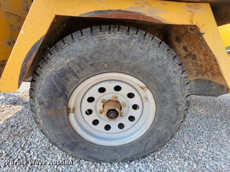 image for item KD9402 2010 Vermeer BC1000XL  wood chipper