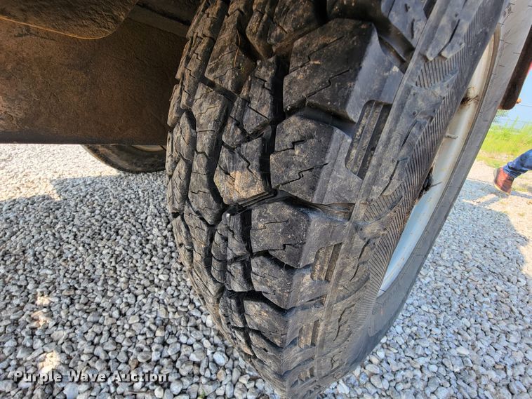 image for item KD9402 2010 Vermeer BC1000XL  wood chipper