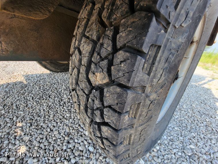 image for item KD9402 2010 Vermeer BC1000XL  wood chipper