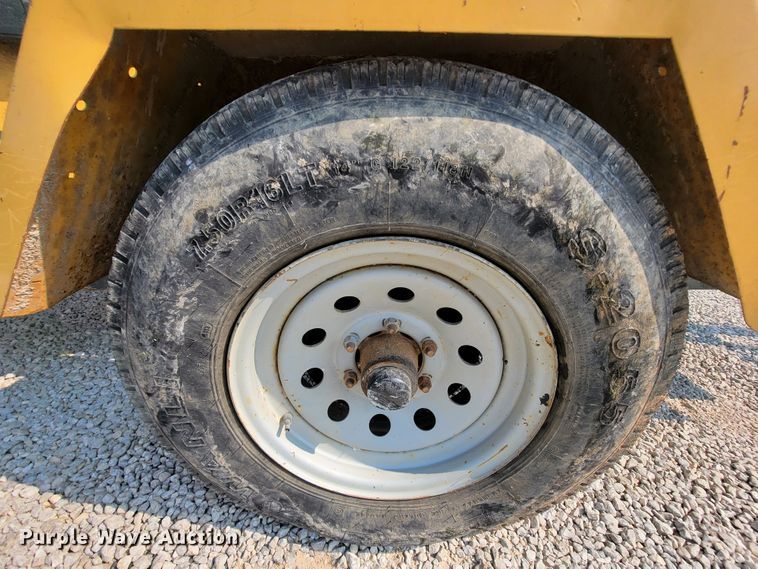 image for item KD9402 2010 Vermeer BC1000XL  wood chipper