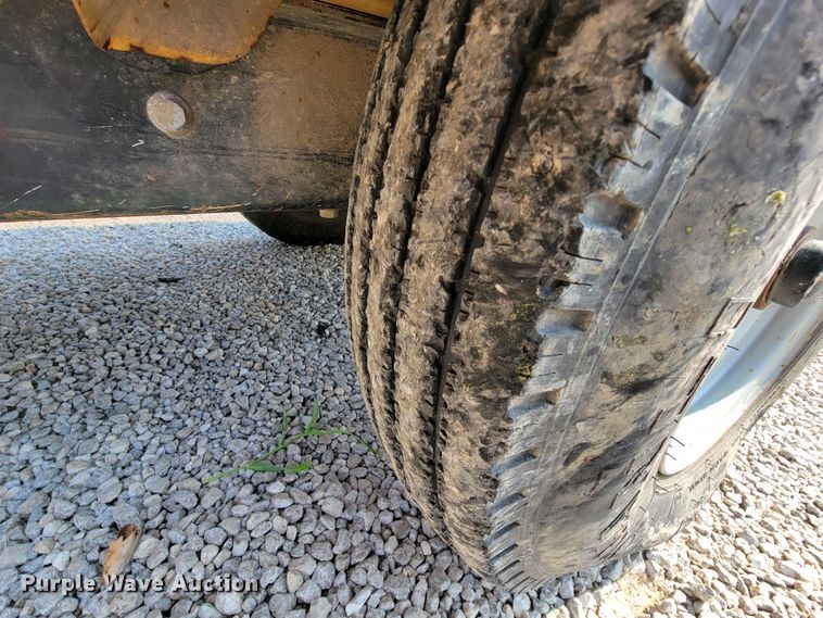 image for item KD9402 2010 Vermeer BC1000XL  wood chipper