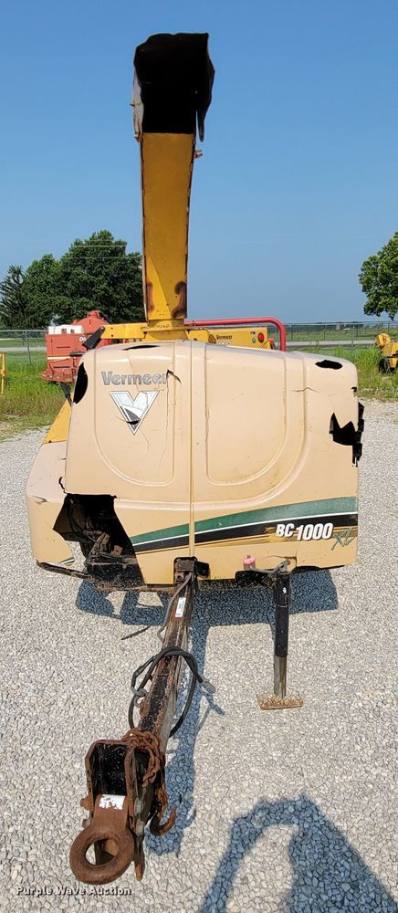image for item KD9403 2008 Vermeer BC1000XL  wood chipper