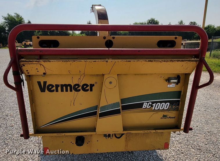 image for item KD9403 2008 Vermeer BC1000XL  wood chipper