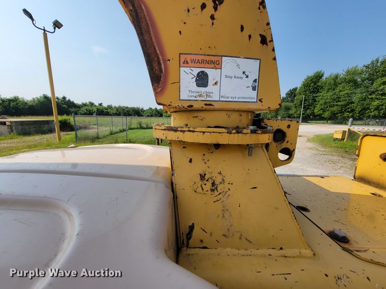 image for item KD9403 2008 Vermeer BC1000XL  wood chipper