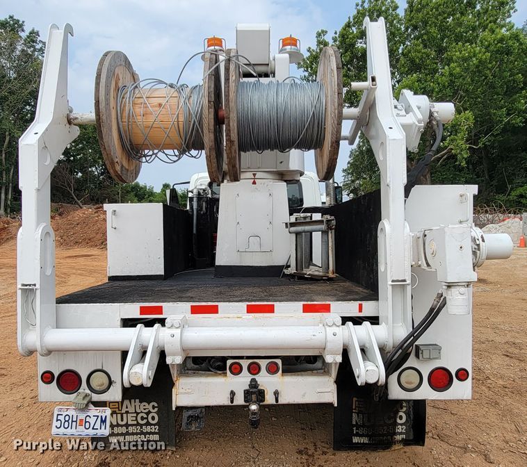 image for item KD9406 2009 International Dura Star 4300  bucket truck