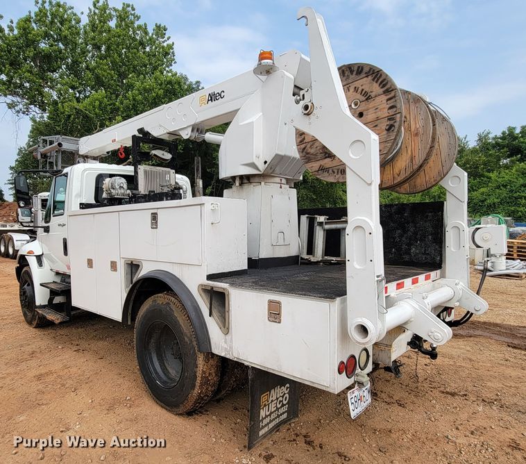 image for item KD9406 2009 International Dura Star 4300  bucket truck