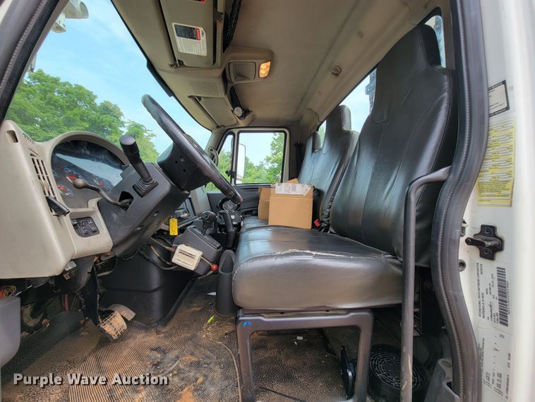 image for item KD9406 2009 International Dura Star 4300  bucket truck