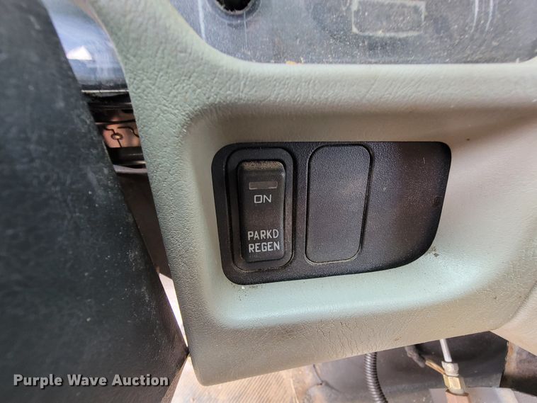 image for item KD9406 2009 International Dura Star 4300  bucket truck