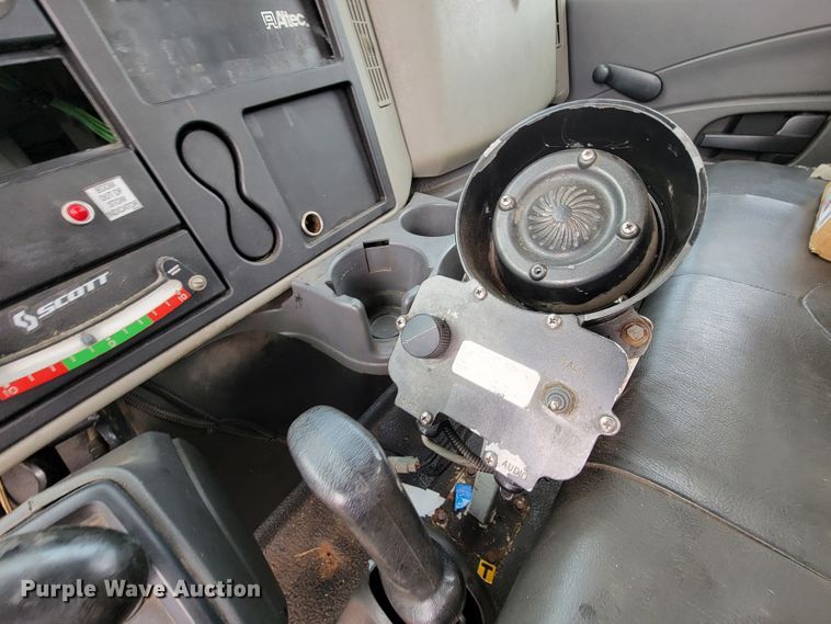 image for item KD9406 2009 International Dura Star 4300  bucket truck