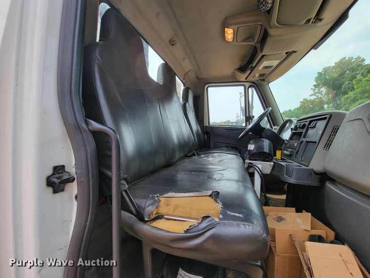 image for item KD9406 2009 International Dura Star 4300  bucket truck