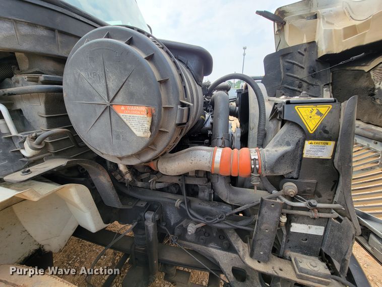 image for item KD9406 2009 International Dura Star 4300  bucket truck