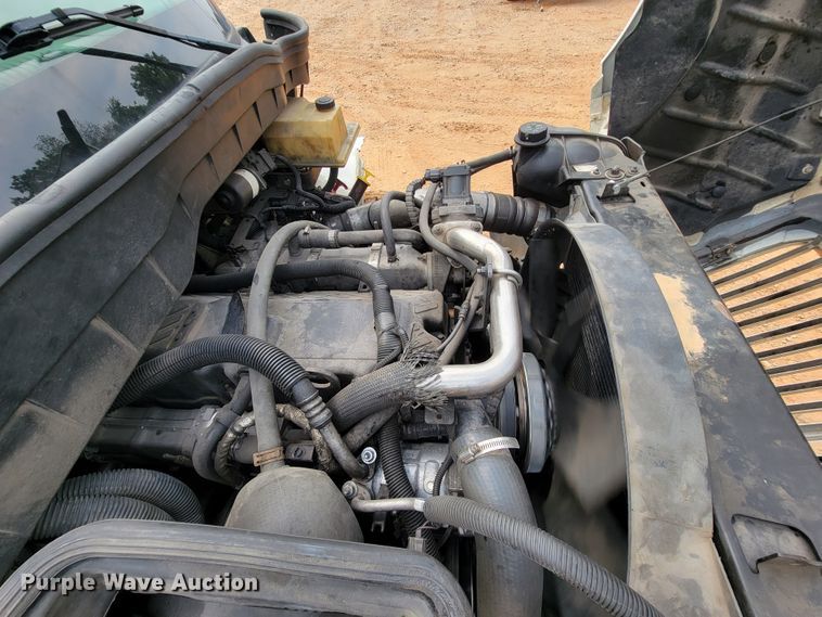 image for item KD9406 2009 International Dura Star 4300  bucket truck