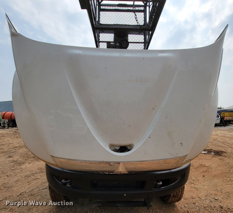 image for item KD9406 2009 International Dura Star 4300  bucket truck