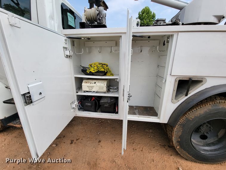 image for item KD9406 2009 International Dura Star 4300  bucket truck