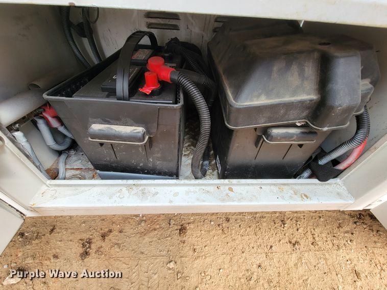 image for item KD9406 2009 International Dura Star 4300  bucket truck