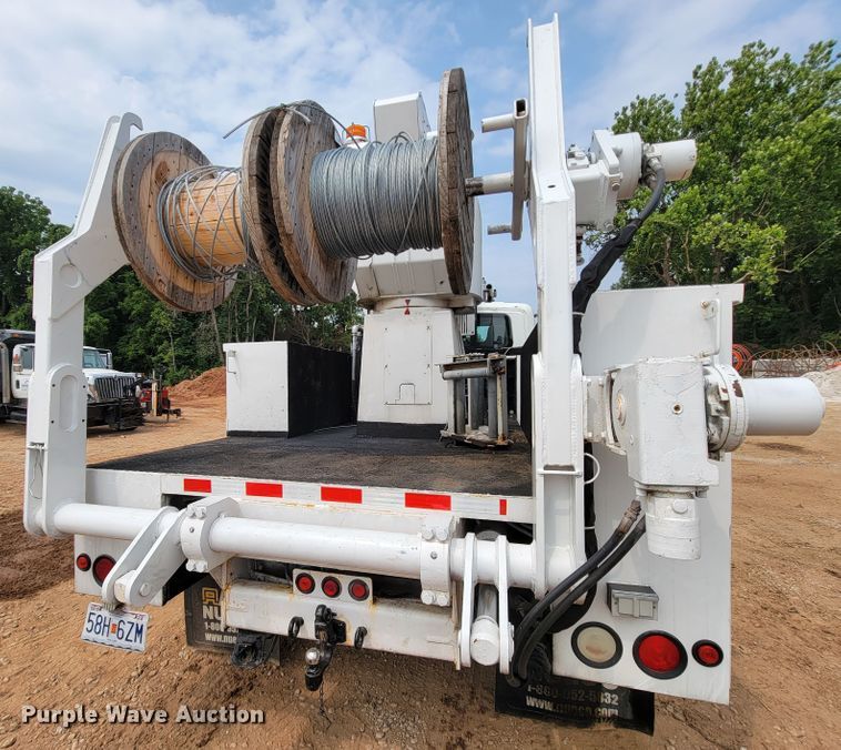 image for item KD9406 2009 International Dura Star 4300  bucket truck