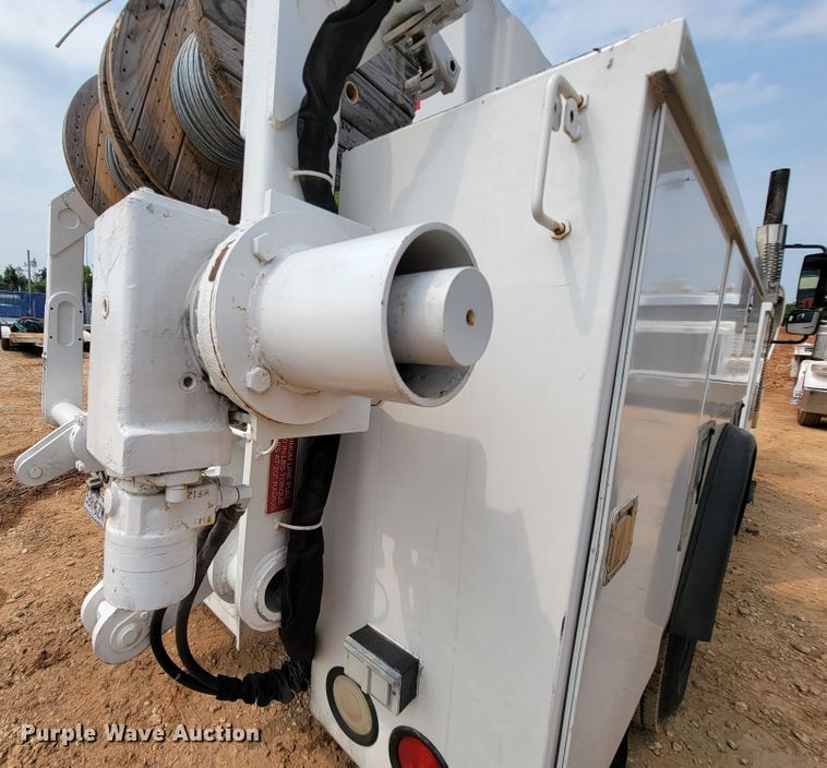 image for item KD9406 2009 International Dura Star 4300  bucket truck