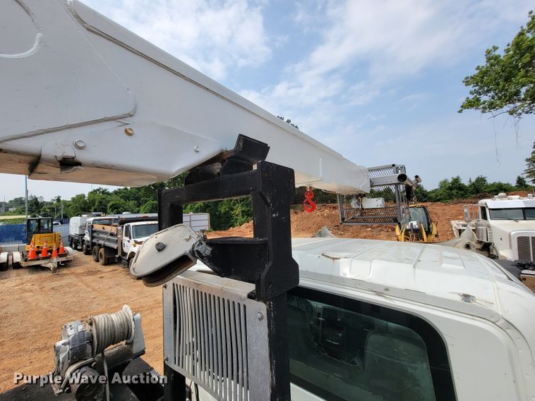 image for item KD9406 2009 International Dura Star 4300  bucket truck