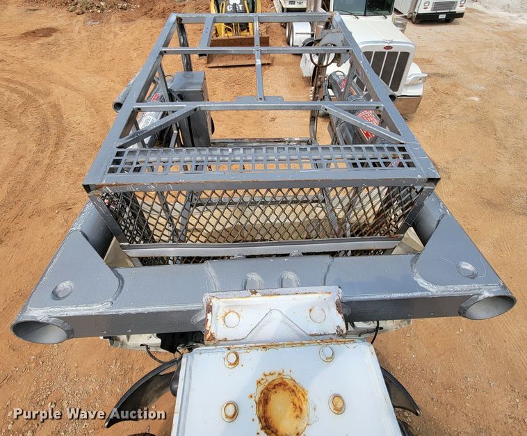 image for item KD9406 2009 International Dura Star 4300  bucket truck