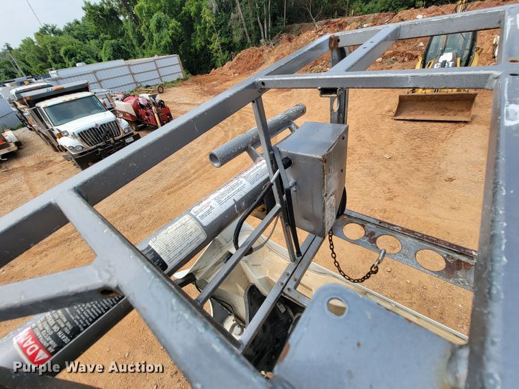 image for item KD9406 2009 International Dura Star 4300  bucket truck