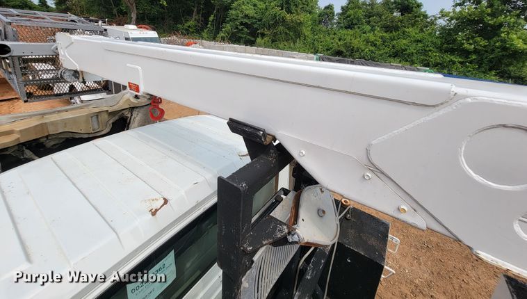 image for item KD9406 2009 International Dura Star 4300  bucket truck