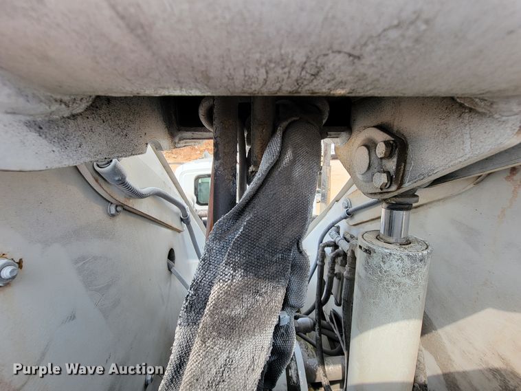 image for item KD9406 2009 International Dura Star 4300  bucket truck