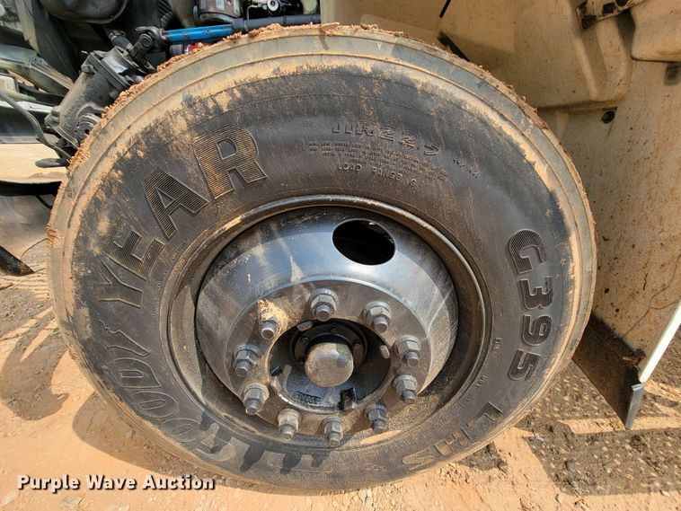 image for item KD9406 2009 International Dura Star 4300  bucket truck