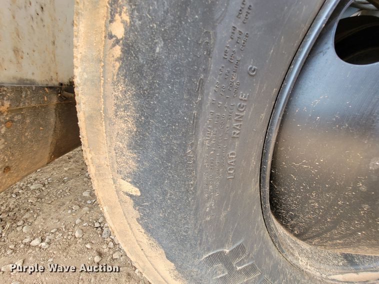 image for item KD9406 2009 International Dura Star 4300  bucket truck