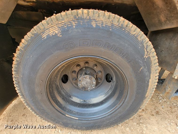 image for item KD9406 2009 International Dura Star 4300  bucket truck